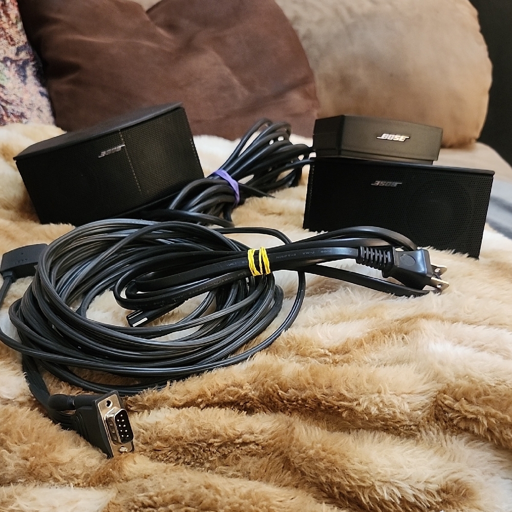 Bose Dual Black Speakers with Cables